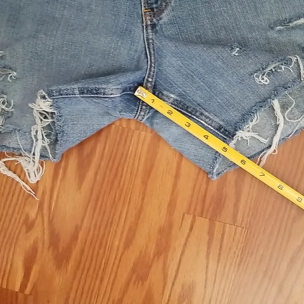 Vgt DKNY Cutoffs shorts‎ size 33
